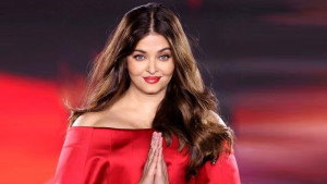 ঐশ্বরিয়ার হাতে সেই আংটি, বদলে গেল বিচ্ছেদের সমীকরণ