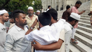বায়তুল মোকাররমে হাতাহাতি