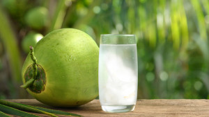 ডাবের পানি পান করলে যাদের বিপদ হতে পারে