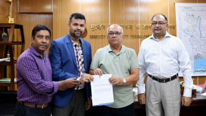 প্রধান উপদেষ্টার তহবিলে কমিউনিটি ব্যাংকের ৩০ লাখ টাকা অনুদান