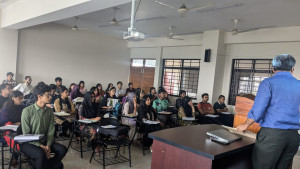 ১১২ দিন পরে ক্লাসে ফিরে উচ্ছ্বসিত ঢাবি শিক্ষার্থীরা