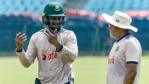 সাকিবের চোটের ব্যাপারে কিছু জানা নেই: হাথুরুসিংহে
