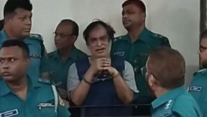 আদালতে অঝোরে কাঁদলেন হাজী সেলিম