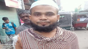 পঙ্গুত্বের আশঙ্কায় দিন কাটছে দিনমজুর বেল্লালের