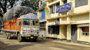 হিলি স্থলবন্দরে দুই দিন আমদানি হয়নি পেঁয়াজ