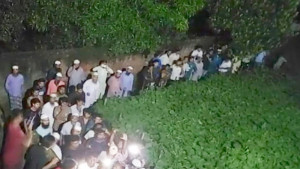সাভারে রাতের আঁধারে মাজারে হামলা 