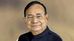 সাবেক রেলমন্ত্রী মুজিবুলের বিছানাজুড়ে টাকার বান্ডিল, ছবি ভাইরাল