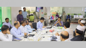 অপ্রয়োজনীয় প্রকল্প বাদ দিন: নাহিদ ইসলাম
