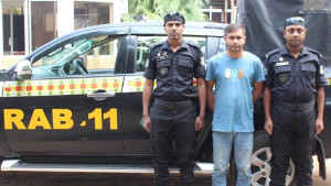 নাসিম ওসমানের ছেলে আজমেরীর গাড়িচালক গ্রেপ্তার