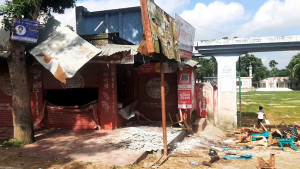 কমিটির দ্বন্দ্বে গুলিবর্ষণ ভাঙচুর লুটপাট