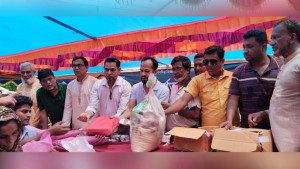পরশুরামে বানভাসীদের পাশে টেক্সটাইল ইঞ্জিনিয়ার্স ফোরাম