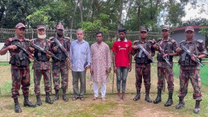 ভারতে পালানোর সময় সাবেক এমপি ফজলে করিম চৌধুরী আটক