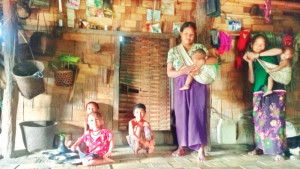ক্ষুধা মেটাতে ভাতের সঙ্গী বাঁশকোড়ল