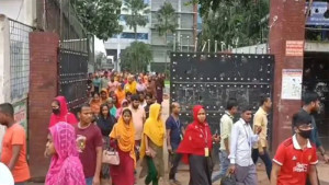 অশান্ত আশুলিয়া  বন্ধ অর্ধশতাধিক পোশাক কারখানা