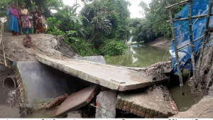 তিন মাসেই ধসে পড়ল কালভার্টটি