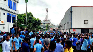 শ্রমিক বিক্ষোভে নাটোরে প্রাণ কোম্পানি বন্ধ ঘোষণা