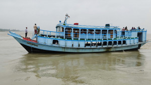 দৌলতদিয়া-পাটুরিয়ায় ৪৬ ঘণ্টা পর লঞ্চ চলাচল শুরু
