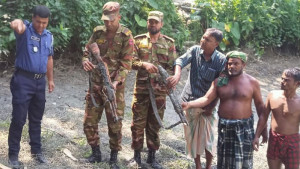 থানা থেকে লুট হওয়া অস্ত্র পুকুর সেচে উদ্ধার