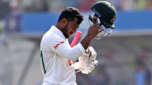 ২৪ বলে ডাক মেরে বিরল রেকর্ডে জাকির