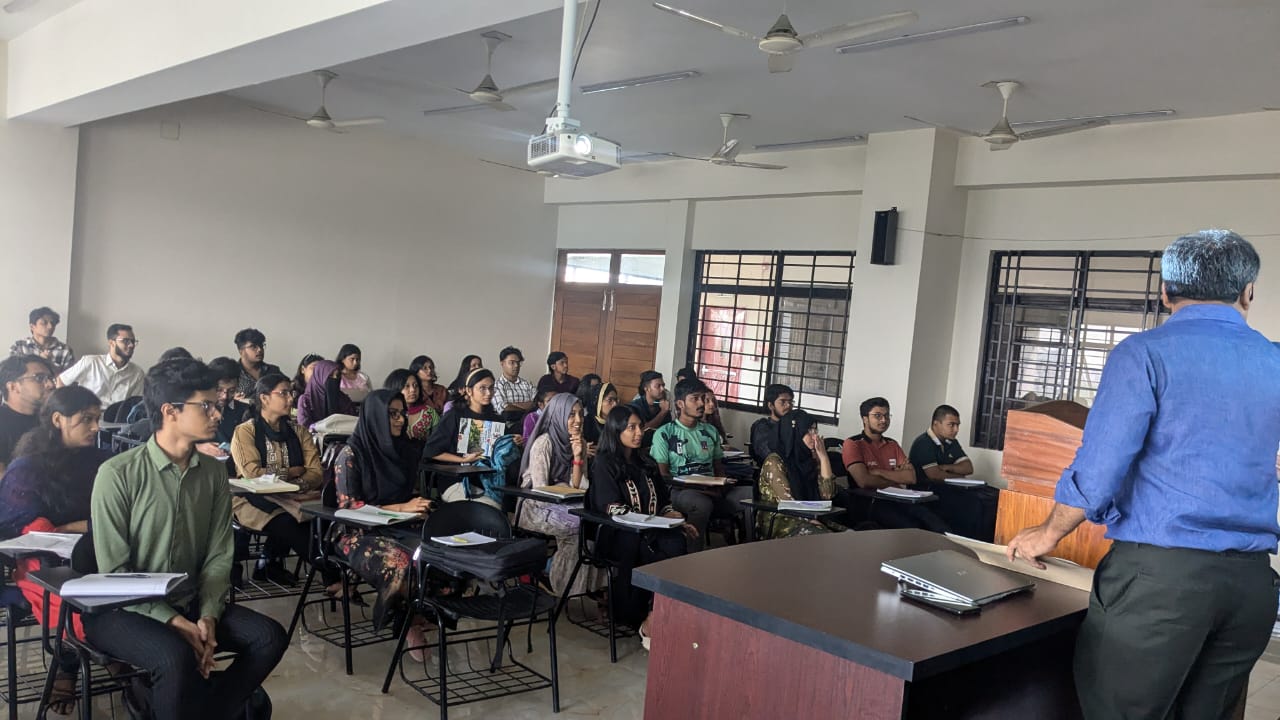 ১১২ দিন পরে ক্লাসে ফিরে উচ্ছ্বসিত ঢাবি শিক্ষার্থীরা ১১২ দিন পরে ক্লাসে ফিরে উচ্ছ্বসিত ঢাবি শিক্ষার্থীরা
