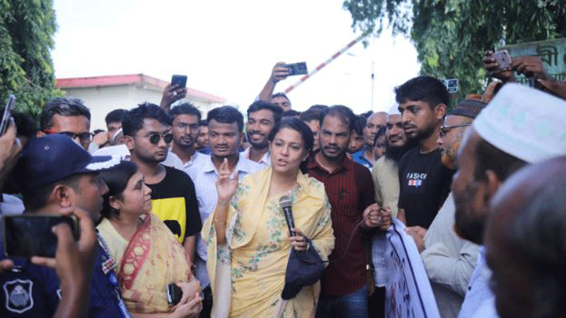 প্রতিবেশীর সঙ্গে সরকারি পর্যায়ে নীরবতার সময় শেষ প্রতিবেশীর সঙ্গে সরকারি পর্যায়ে নীরবতার সময় শেষ