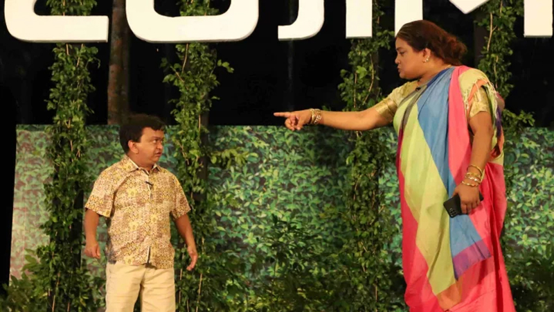 শেরপুরের গারো পাহাড়ে গাছে মোড়ানো মঞ্চে এবারের ‘ইত্যাদি’ শেরপুরের গারো পাহাড়ে গাছে মোড়ানো মঞ্চে এবারের ‘ইত্যাদি’
