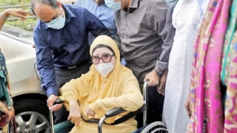 বিকেলে হাসপাতাল থেকে বাসায় ফিরবেন খালেদা জিয়া বিকেলে হাসপাতাল থেকে বাসায় ফিরবেন খালেদা জিয়া