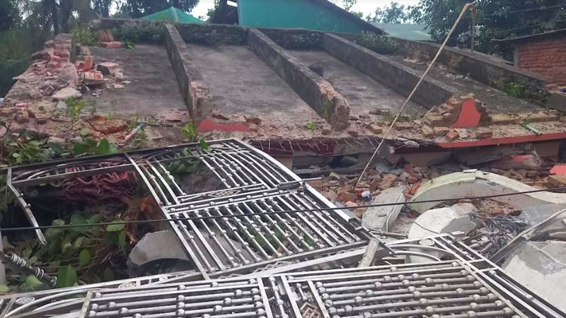 সুফি মাজারে হামলাকারীদের বিরুদ্ধে কঠোর ব্যবস্থা নেওয়া হবে সুফি মাজারে হামলাকারীদের বিরুদ্ধে কঠোর ব্যবস্থা নেওয়া হবে