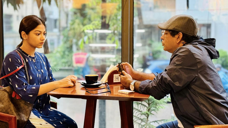 ৫০ বছর বয়সী মির্জার গোয়েন্দা হয়ে উঠার গল্প ৫০ বছর বয়সী মির্জার গোয়েন্দা হয়ে উঠার গল্প