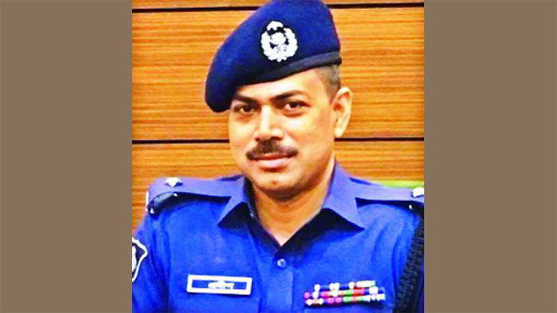 সাবেক ওসি প্রদীপসহ ছয়জনের নামে মামলা সাবেক ওসি প্রদীপসহ ছয়জনের নামে মামলা