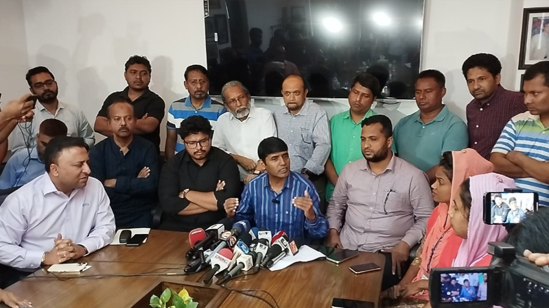 আশুলিয়ায় কারখানা পরিদর্শনে শ্রম পর্যবেক্ষণ কমিটি আশুলিয়ায় কারখানা পরিদর্শনে শ্রম পর্যবেক্ষণ কমিটি