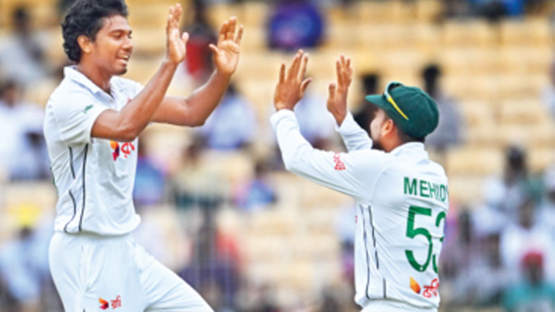 চেন্নাইয়ে হাসানঝড় থামিয়ে অশ্বিনদের প্রতিরোধ চেন্নাইয়ে হাসানঝড় থামিয়ে অশ্বিনদের প্রতিরোধ