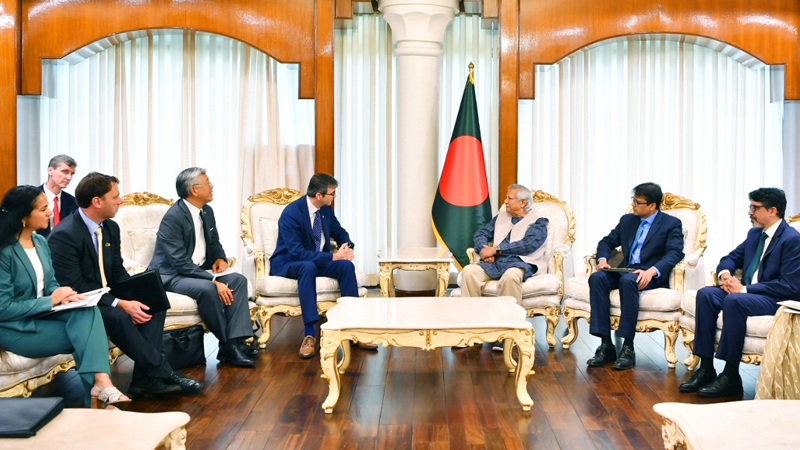 প্রধান উপদেষ্টার সঙ্গে মার্কিন প্রতিনিধিদলের বৈঠক চলছে প্রধান উপদেষ্টার সঙ্গে মার্কিন প্রতিনিধিদলের বৈঠক চলছে