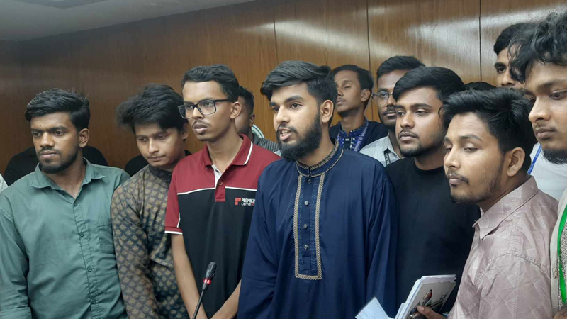 বৈঠকে আমরা সন্তুষ্ট নই, কঠোর আন্দোলনের ডাক আসবে বৈঠকে আমরা সন্তুষ্ট নই, কঠোর আন্দোলনের ডাক আসবে