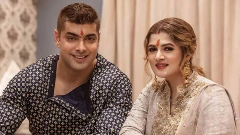 আইনিভাবে তৃতীয় বিয়ের ইতি টানলেন শ্রাবন্তী আইনিভাবে তৃতীয় বিয়ের ইতি টানলেন শ্রাবন্তী
