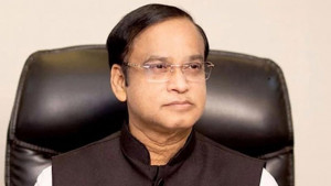 আদালতে নিজ আইনজীবীর ওপরে ক্ষোভ ঝাড়লেন হাজী সেলিম 