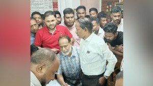 ‘কী সুন্দর তাই না, একজন শিক্ষকের এই পরিণতি’