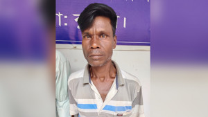 জুতার মালা কাণ্ড: সেই গ্রাম পুলিশ যে মামলায় গ্রেপ্তার 