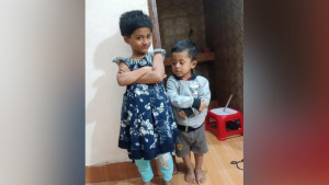 ঘুম থেকে উঠে দুই শিশুর রক্তাক্ত মরদেহ দেখেন মা