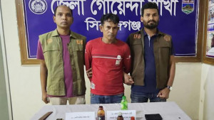 স্ত্রীর প্রেমিককে ফাঁসাতে বন্ধুকে গলা কেটে হত্যা