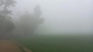 সারাদিন কাঠফাটা রোদ, রাতে কাঁথামোড়া শীত