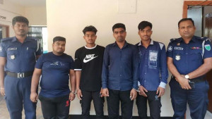 স্বেচ্ছাসেবক লীগ নেতাকে ছিনিয়ে নিতে পুলিশের ওপর হামলা, গ্রেপ্তার ৪