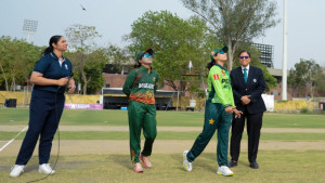 পাকিস্তানের বিপক্ষে ব্যাটিংয়ে বাংলাদেশ