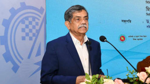 মূলধারার শিক্ষার সঙ্গে কারিগরি শিক্ষা সম্পৃক্ত করা দরকার: শিক্ষা উপদেষ্টা