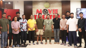 হলে গিয়ে সিনেমা দেখলেন মিরাজ-হাসানরা