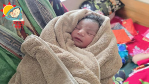 সন্তানকে পেয়ে আনন্দাশ্রু বাধ মানছে না তুষার-শান্তা দম্পতির