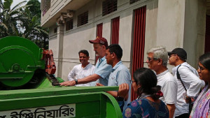 দিনাজপুরে কৃষি যন্ত্রপাতির কারখানা পরিদর্শন জাতিসংঘ ও বিশ্বব্যাংক প্রতিনিধি দলের