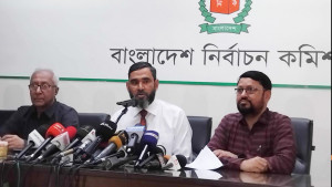 প্রবাসীদের ভোটের আওতায় আনা সম্ভব হবে: ইসি সানাউল্লাহ