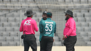 আম্পায়ারের প্রতি ‘আগ্রাসী’ আচরণে নিষিদ্ধ হৃদয়