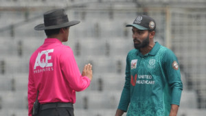 ‘তিনি আন্তর্জাতিক মানের আম্পায়ার হলে, আমিও আন্তর্জাতিক খেলোয়াড়’
